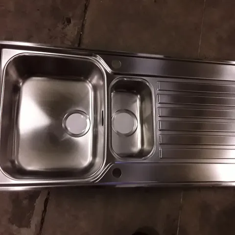 1.5 BOWL STAINLESS STEEL SINK WITH DRAINER