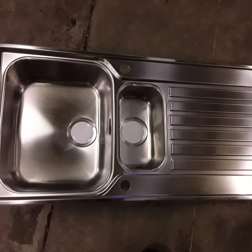 1.5 BOWL STAINLESS STEEL SINK WITH DRAINER