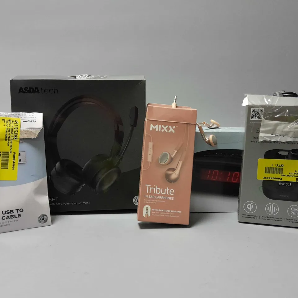 APPROXIMATELY 12 ASSORTED ELECTRICAL ITEMS TO INCLUDE PC HEADSET, MIXX EARBUDS, MICRO USB TO USB-A CABLE, ETC