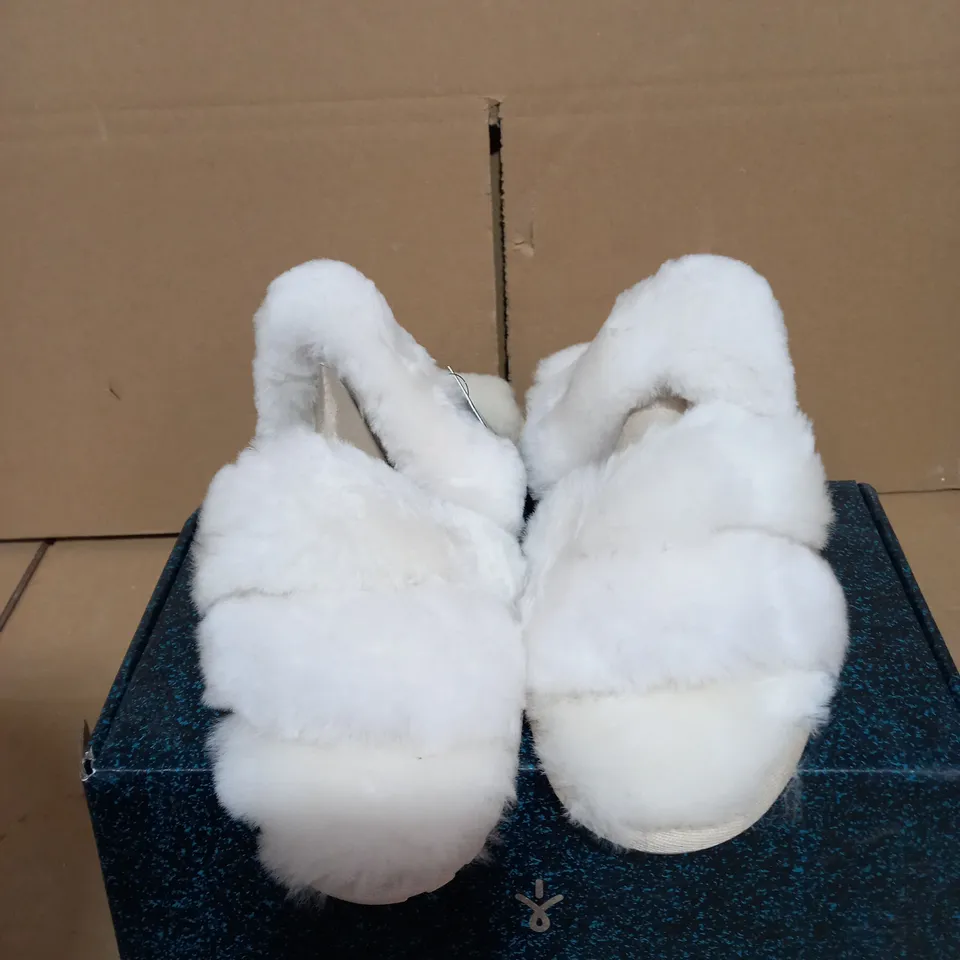 OUTLET EMU JACANA ADJUSTABLE SHEEPSKIN SLIPPER - SIZE 8