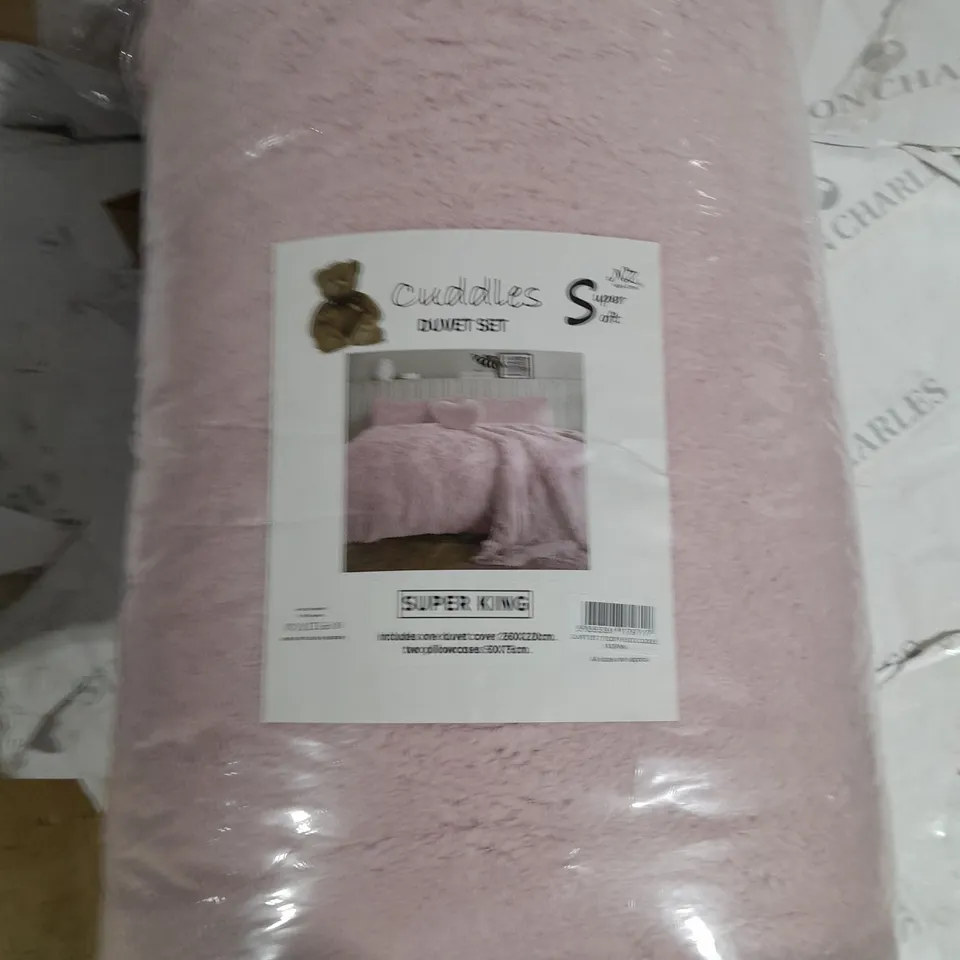 CUDDLES DUVET SET IN PINK - 260X220CM