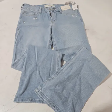 HOLLISTER BOOT LOW-RISE JEANS IN BLUE - W28 REG