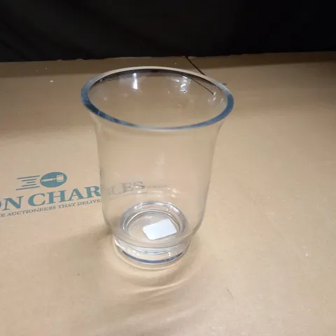 LOT OF 2 CURVED GLASS VASES - 15X10CM