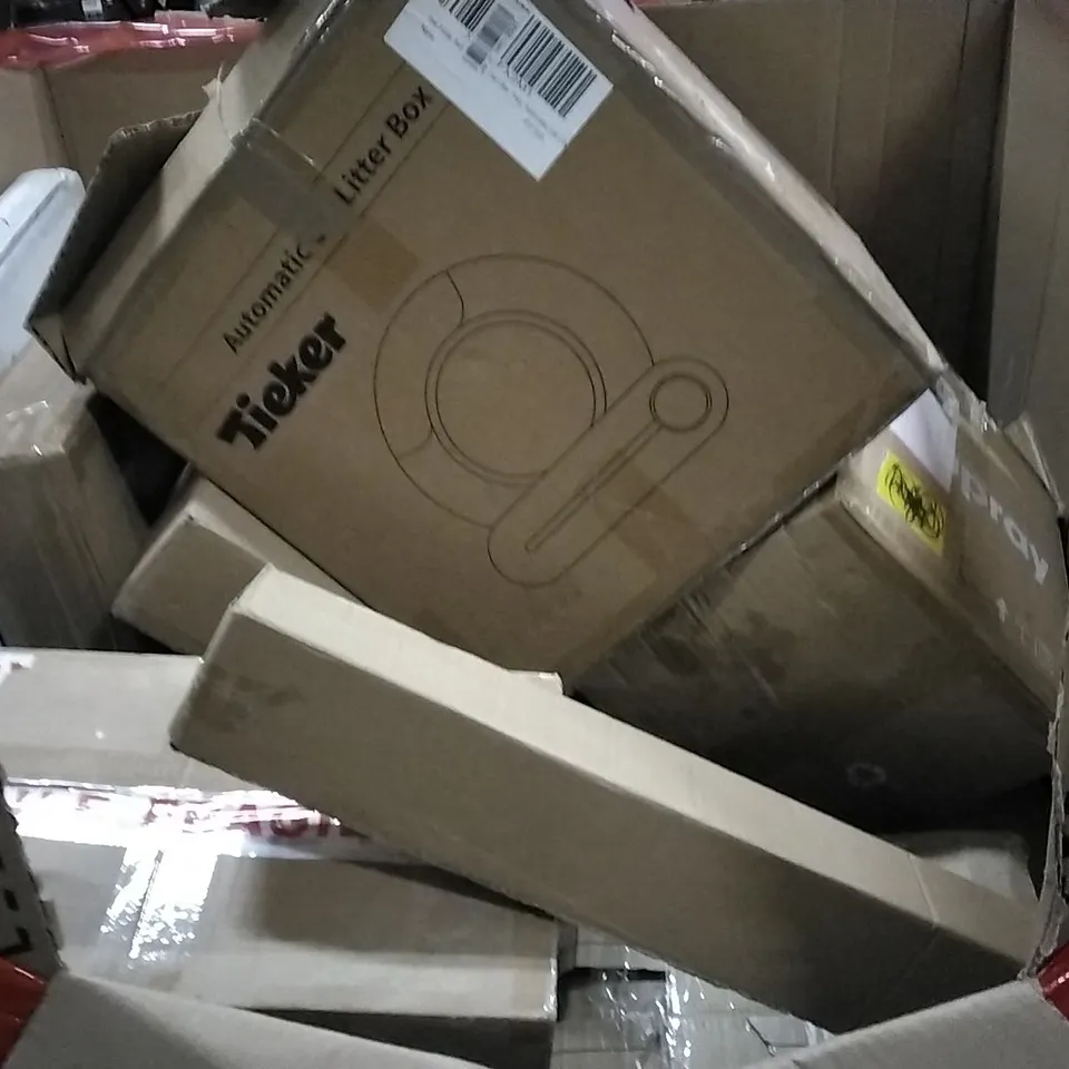 PALLET CONTAINING ASSORTED PRODUCTS INCLUDING PIANO FITNESS RACK, TENT, TRAMPOLINE, 2IN1 BOOSTER SEAT/BACKPACK & DRAGON WINGS COSTUME