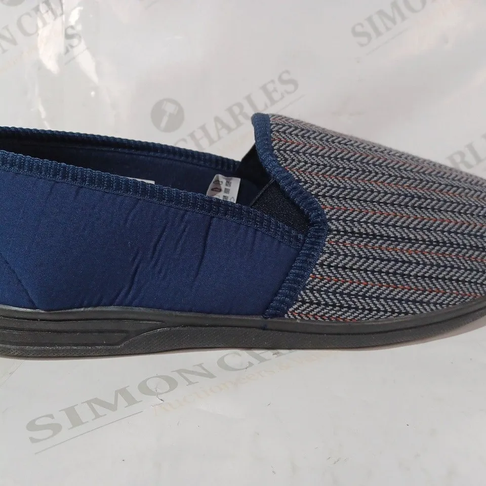 BOXED PAIR OF ZEDZZZ HERRINGBANE GUSSET SLIPPERS IN NAVY BLUE SIZE 15