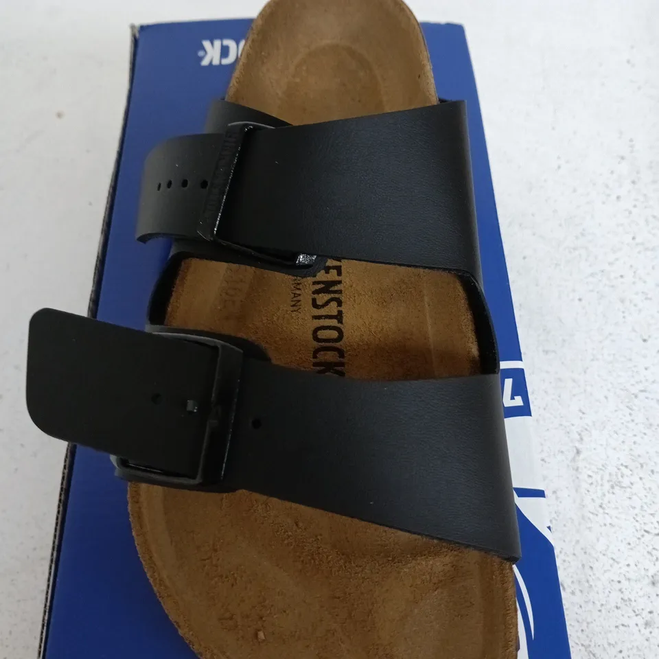 BERKENSTOCK ARIZONA BS SIZE 5