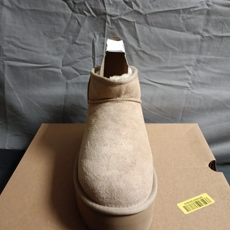 UGG SUEDE ANKLE BOOTS WITH SHEARLING LINING – WOMEN'S - UK SIZE 6