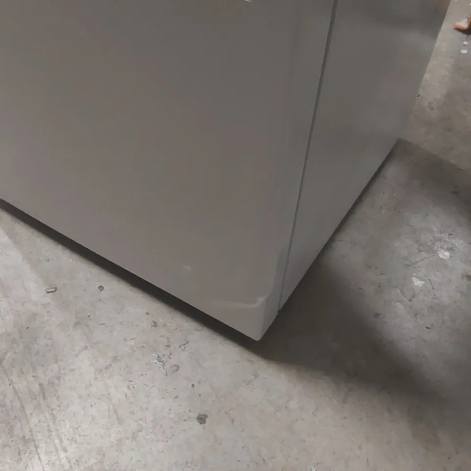 HISENSE RB327N4AWD 50/50 FRIDGE FREEZER - WHITE