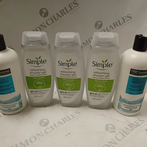 APPROXIMATELY 5 ASSORTED HAIR PRODUCTS TO INCLUDE 3 SIMPLE REFRESHING SHOWER GEL (450ml), 2 TRESEMME CONDITIONER (680ml), ETC