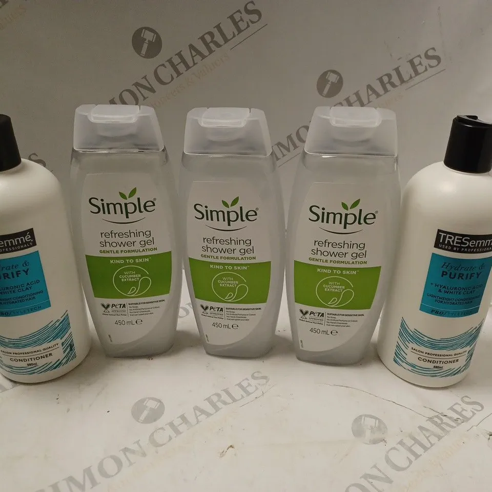 APPROXIMATELY 5 ASSORTED HAIR PRODUCTS TO INCLUDE 3 SIMPLE REFRESHING SHOWER GEL (450ml), 2 TRESEMME CONDITIONER (680ml), ETC
