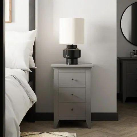 BOXED LYNTON 3 DRAWER BEDSIDE TABLE, GREY (1 BOX)