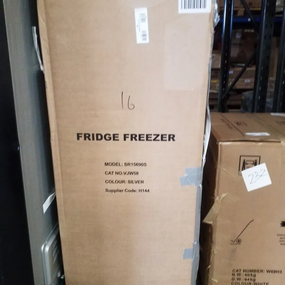 BOXED SWAN SR15690S 48CM WIDE, 50/50 SPLIT FRIDGE FREEZER - SILVER