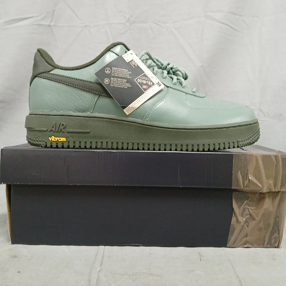 BOXED PAIR OF NIKE AIR FORCE 1 GTX SHOES IN CLAY GREEN/DARK GREEN SIZE UK 10