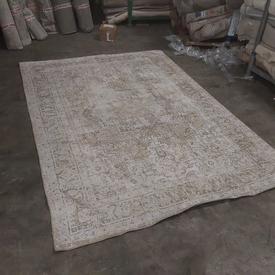 QUALITY DESIGNER PATTERNED RUG - APPROXIMATELY 280 x 200cm
