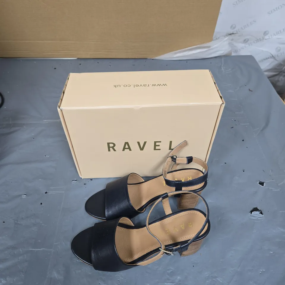 RAVEL BLACK LEATHER SANDALS, UK 7 (EU 40)