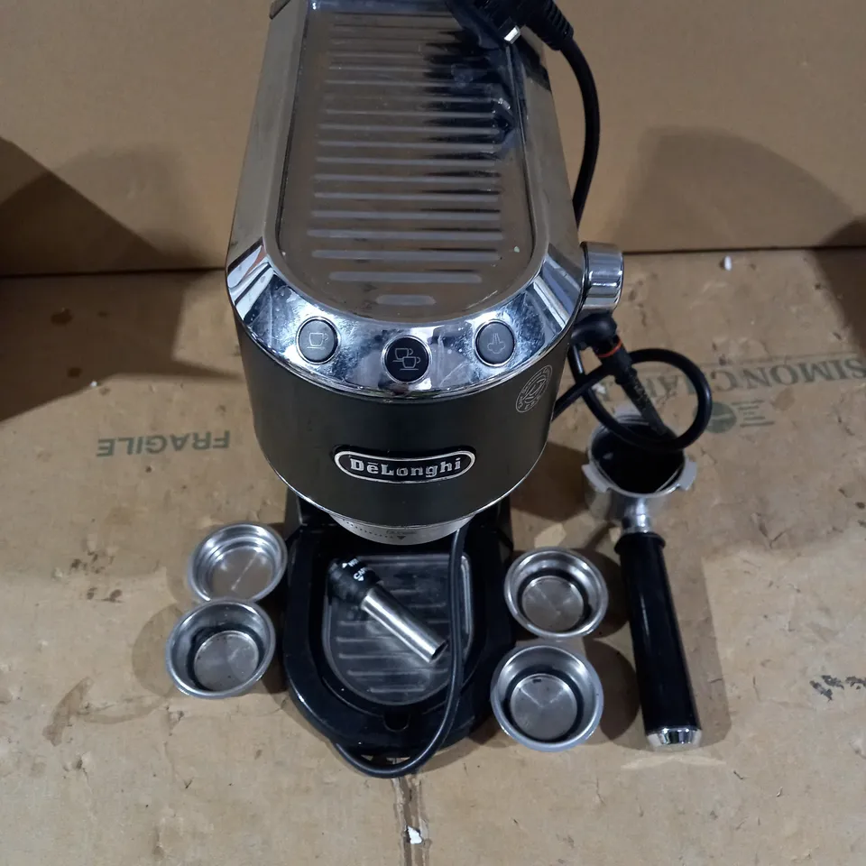 DE'LONGHI DEDICA COFFEE MACHINE