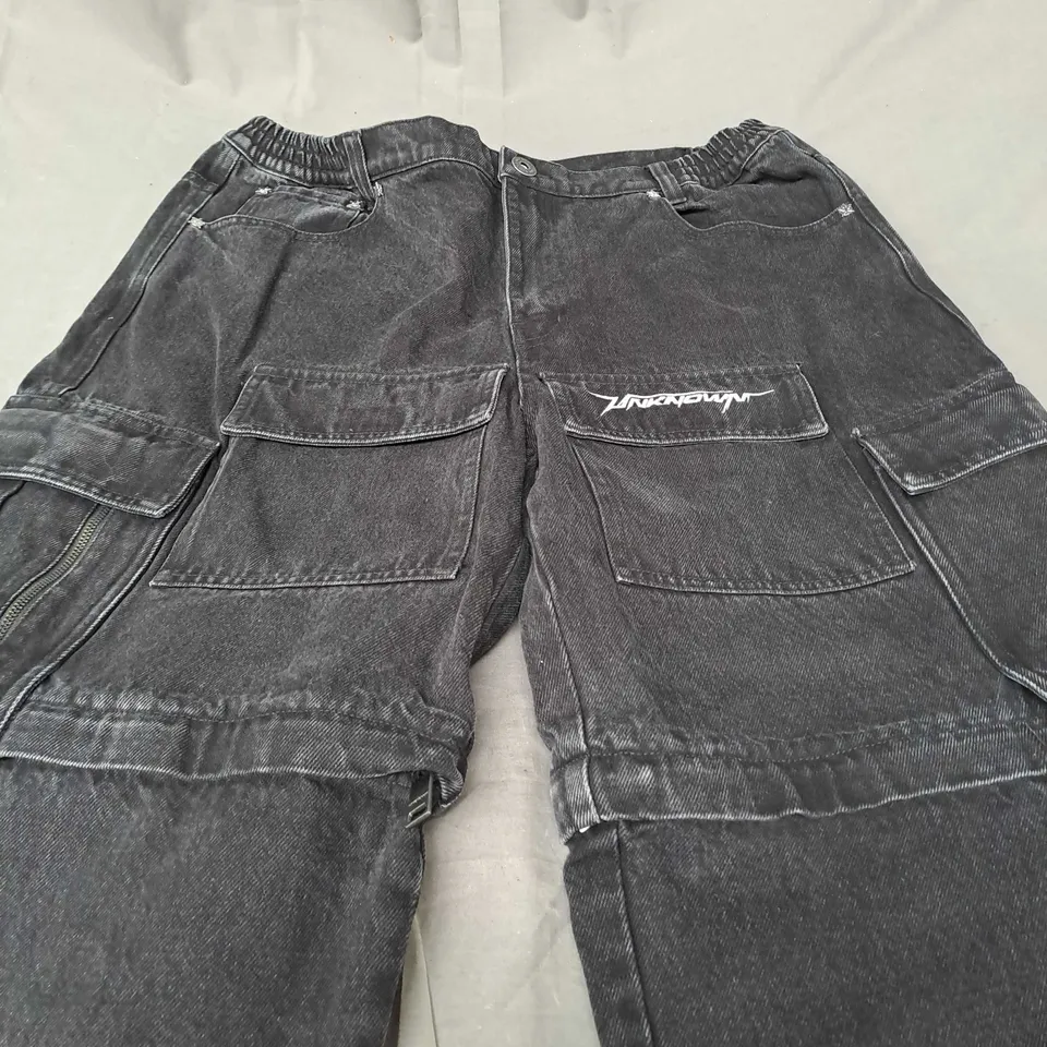 UNKNOWN BLACK BAGGY JEANS - LARGE
