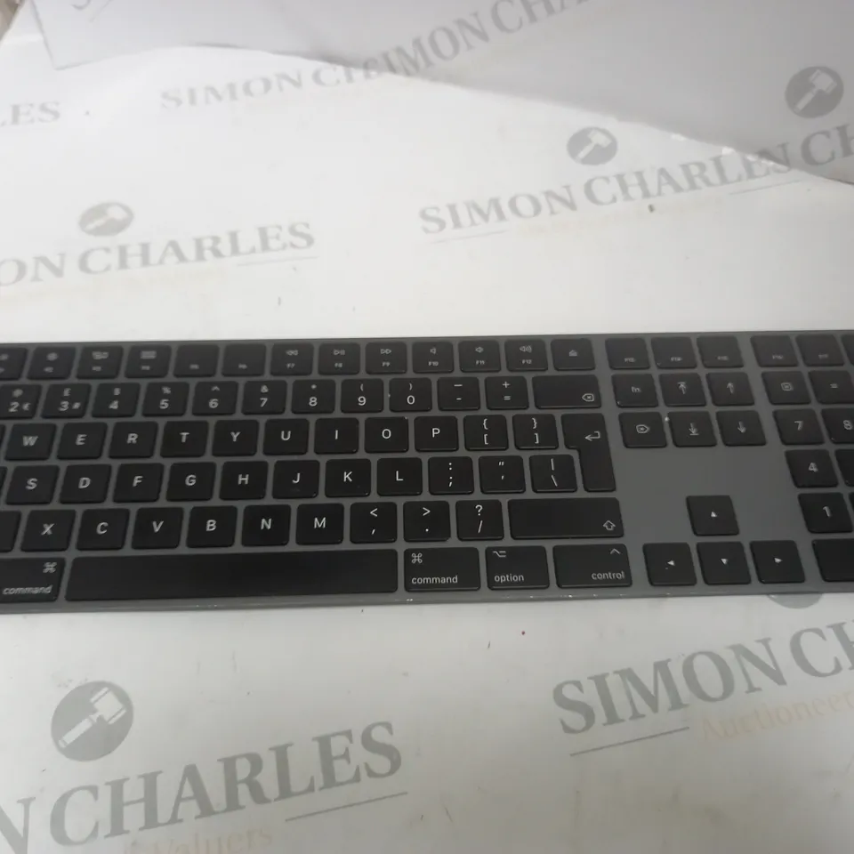 APPLE WIRELESS KEYBOARD MODEL A1843