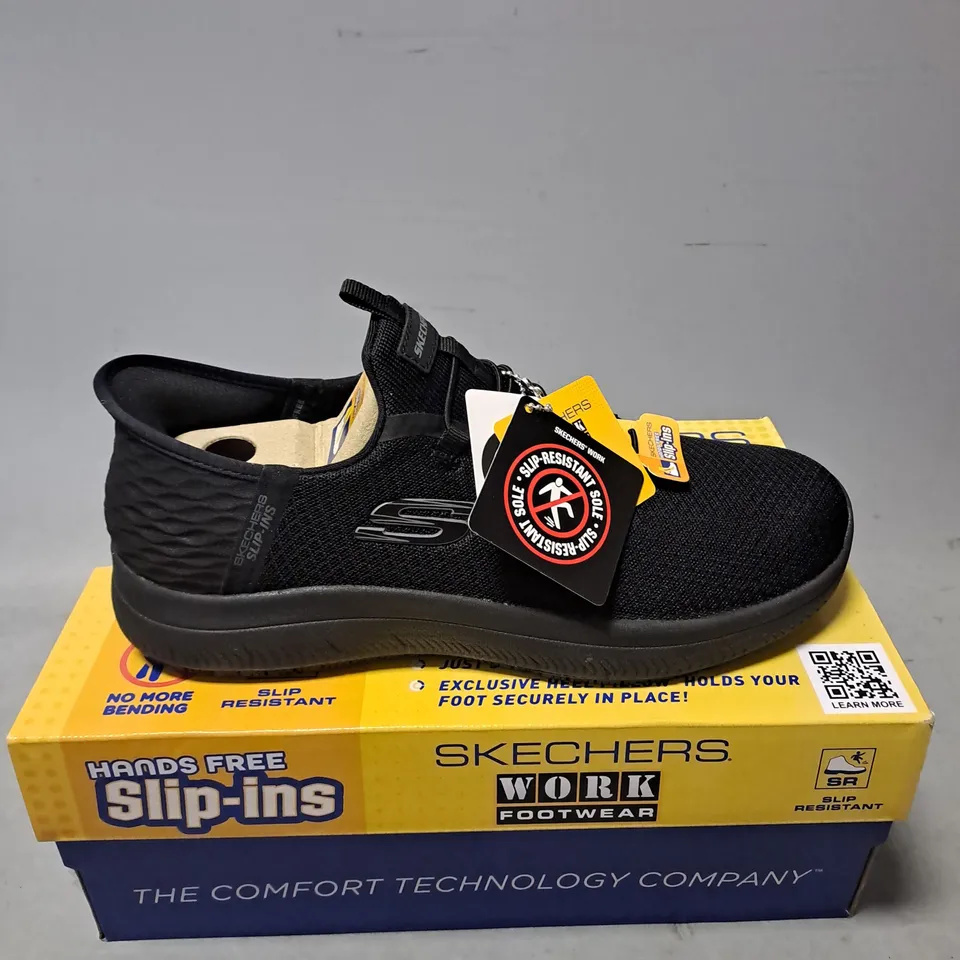 BOXED PAIR OF SKECHERS HAND FREE SLIP IN TRAINERS IN BLACK SIZE 7