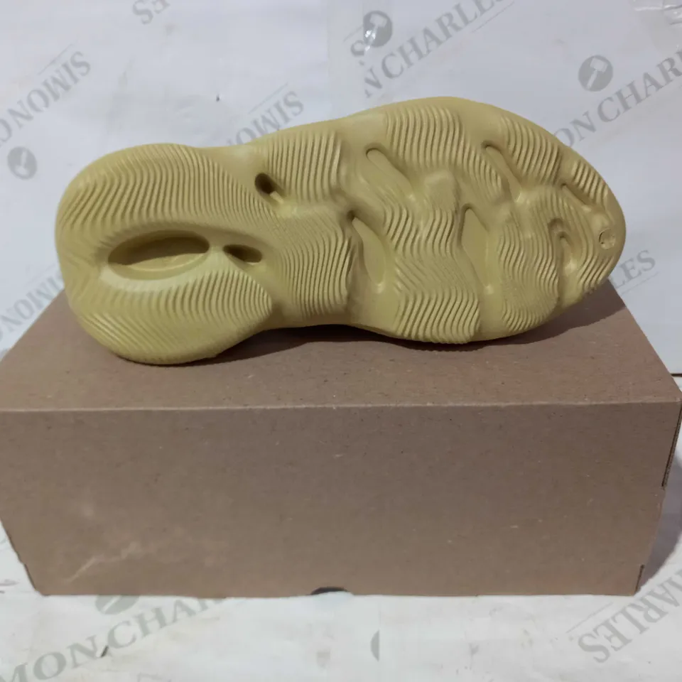 BOXED PAIR OF ADIDAS YZY FOAM RNR IN BEIGE UK SIZE 10