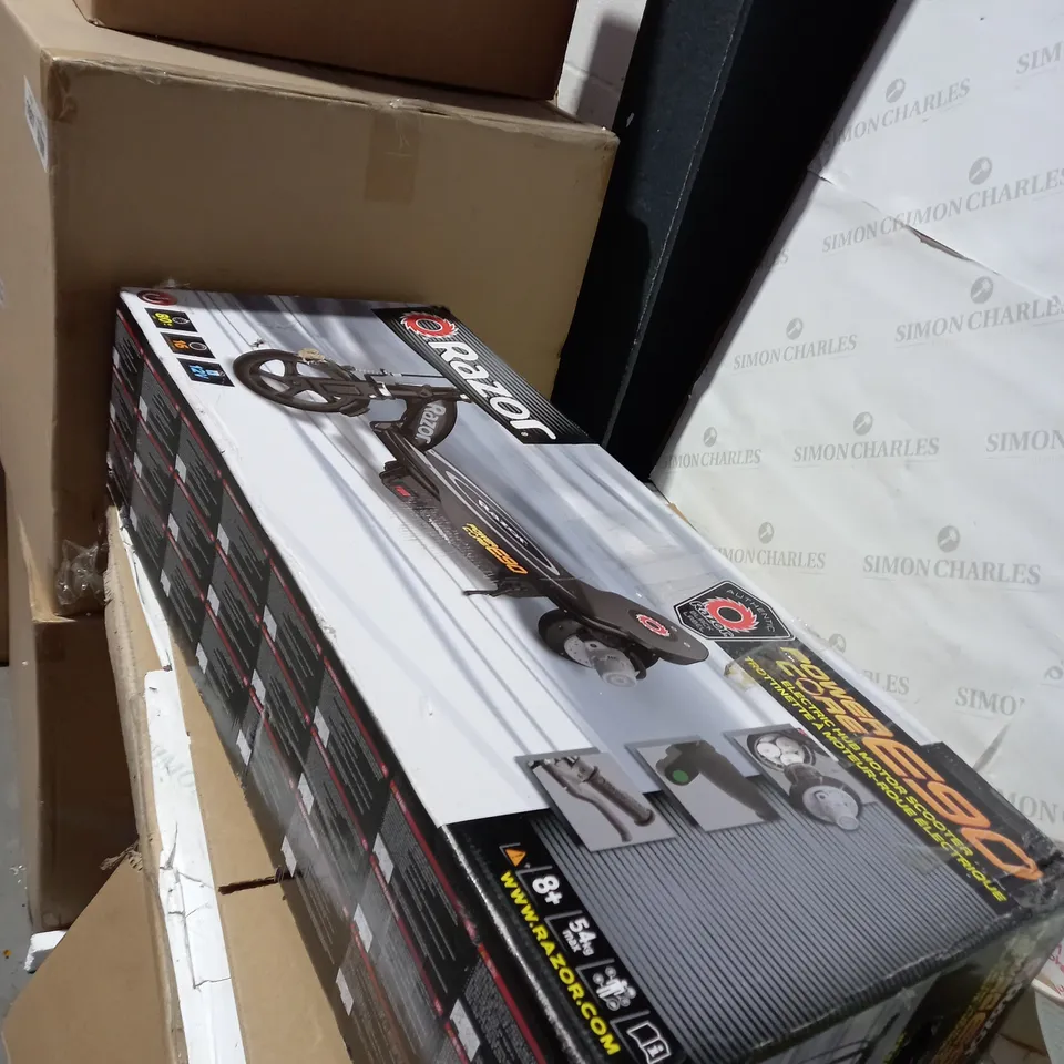 RAZOR POWERCORE E90 - BLACK RRP £199.99