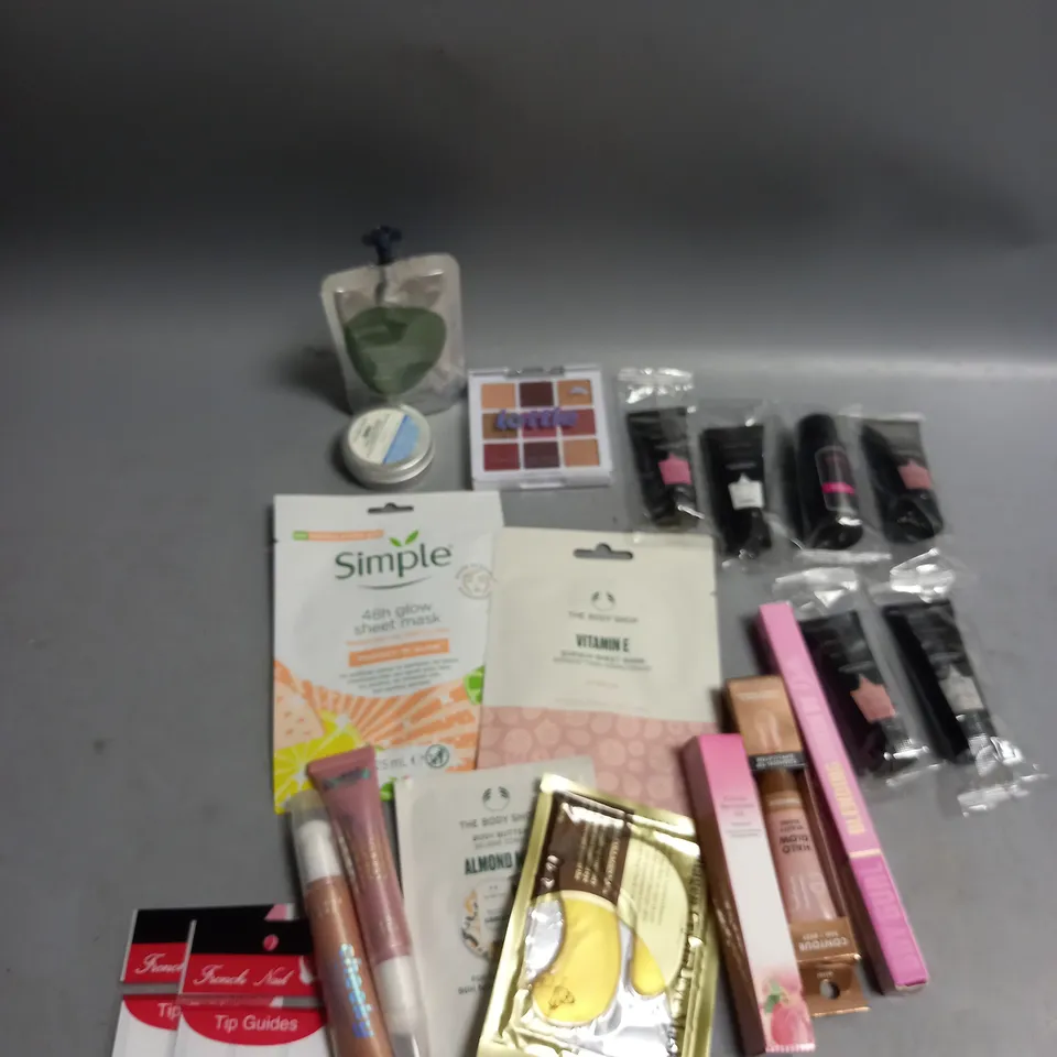 BOX OF APPROXIMATELY 20 COSMETIC ITEMS TO INCLUDE - SIMPLE FACE MASK - THE BODY SHOP CLEANSING BUTTER - DOLL BEAUTY BLENDING BRUSH - ETC 