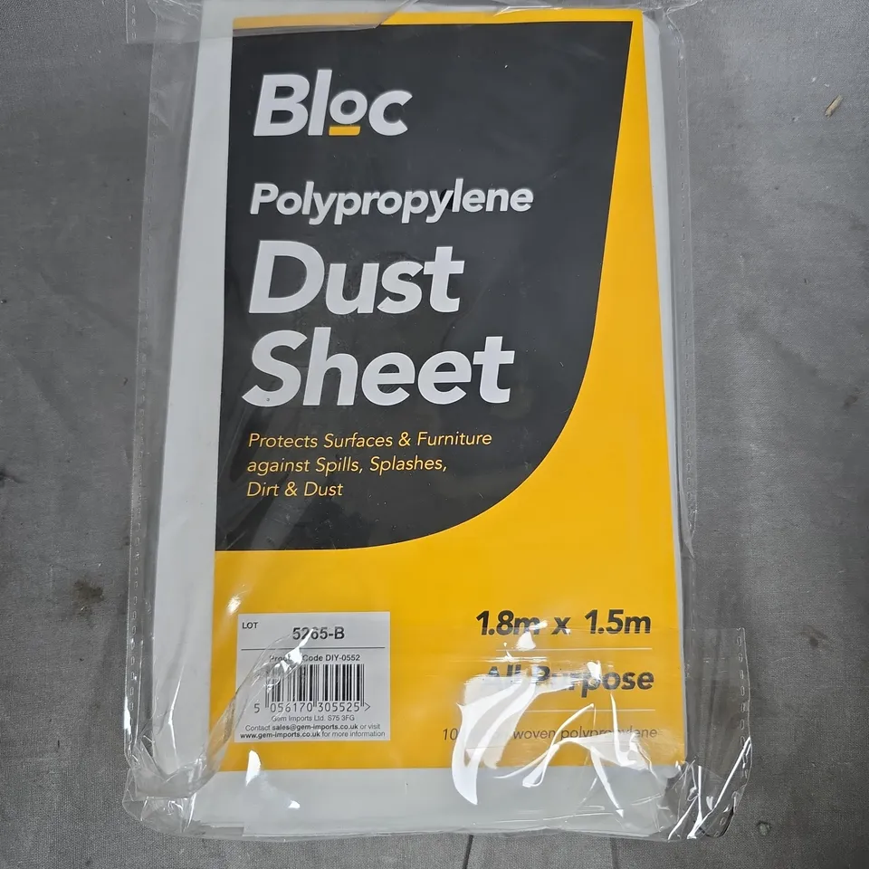 APPROXIMATELY 12 BLOC POLYPROPYLENE DUST SHEETS 