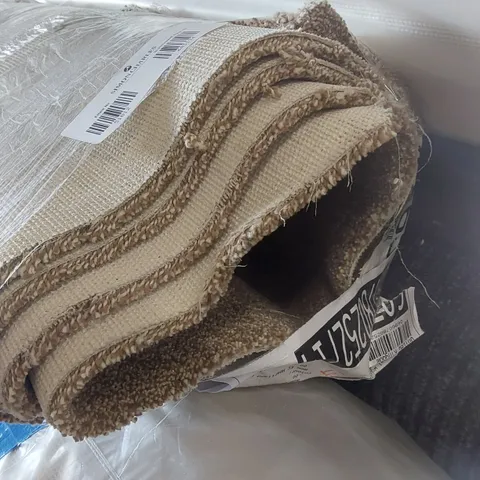 ROLL OF QUALITY EC HEARTLAND HALLOW CARPET // SIZE UNSPECIFIED