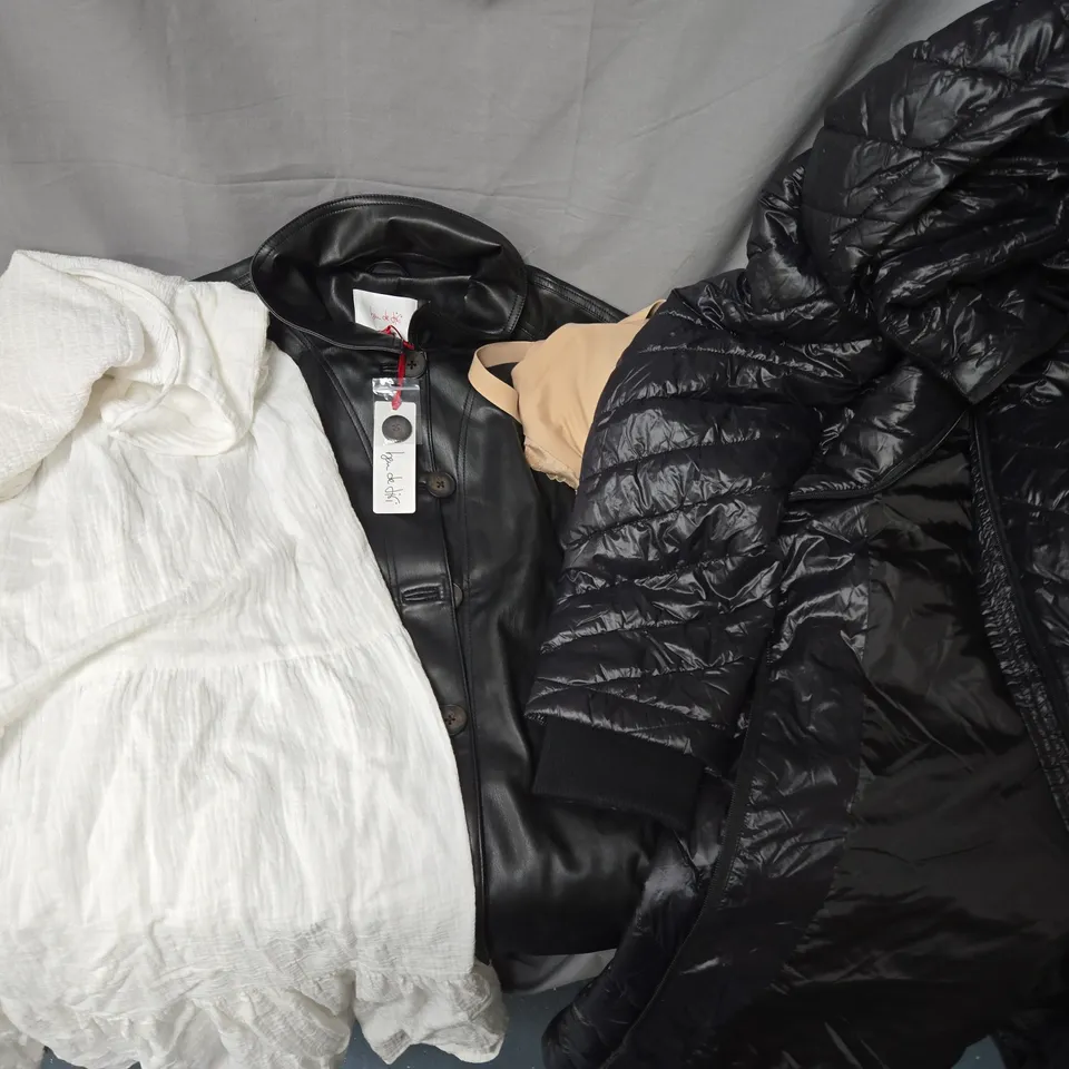 APPROXIMATELY 12 ASSORTED CLOTHING ITEMS IN VARIOUS STYLES, SIZES & COLOURS TO INCLUDE BRANDS SUCH AS FINERY, BEN DE LISI, RUTH LANGSFORD, ETC - COLLECTION ONLY