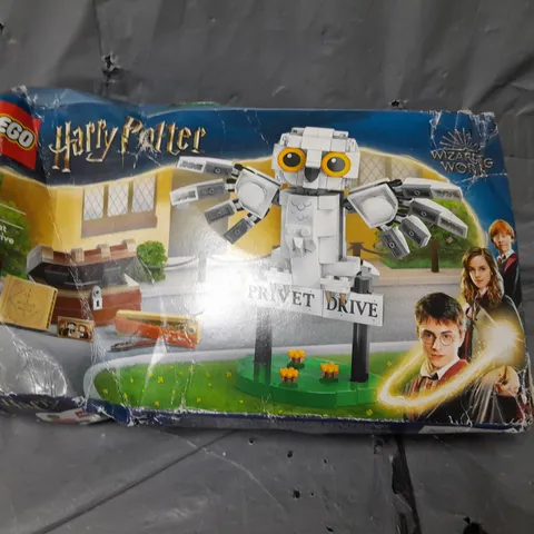 BOXED LEGO HARRY POTTER HEDWIG AT 4 PRIVET DRIVE - 76425