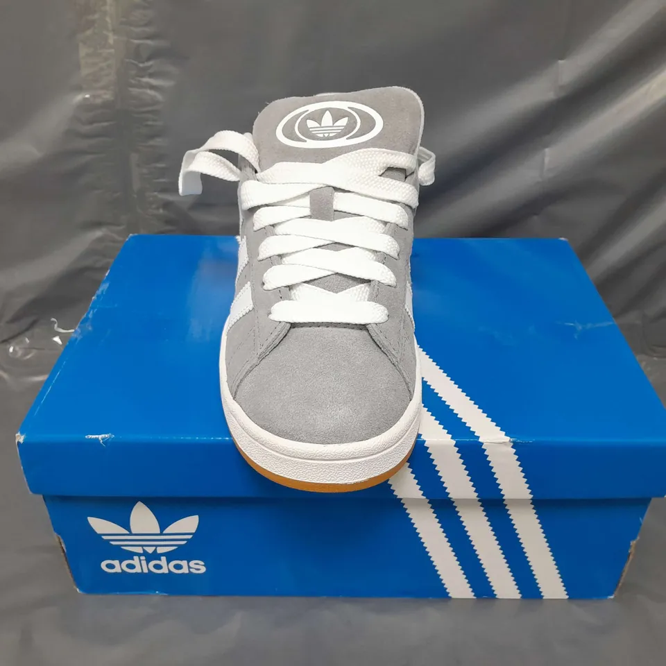 BOXED PAIR OF ADIDAS CAMPUS 00S SHOES IN GREY/WHITE UK SIZE 5.5