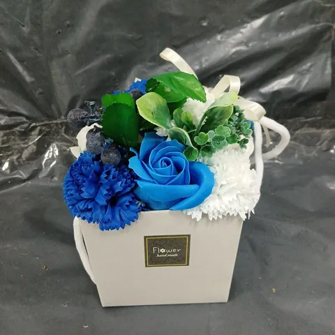 SOAP FLOWERS GIFT BOX 