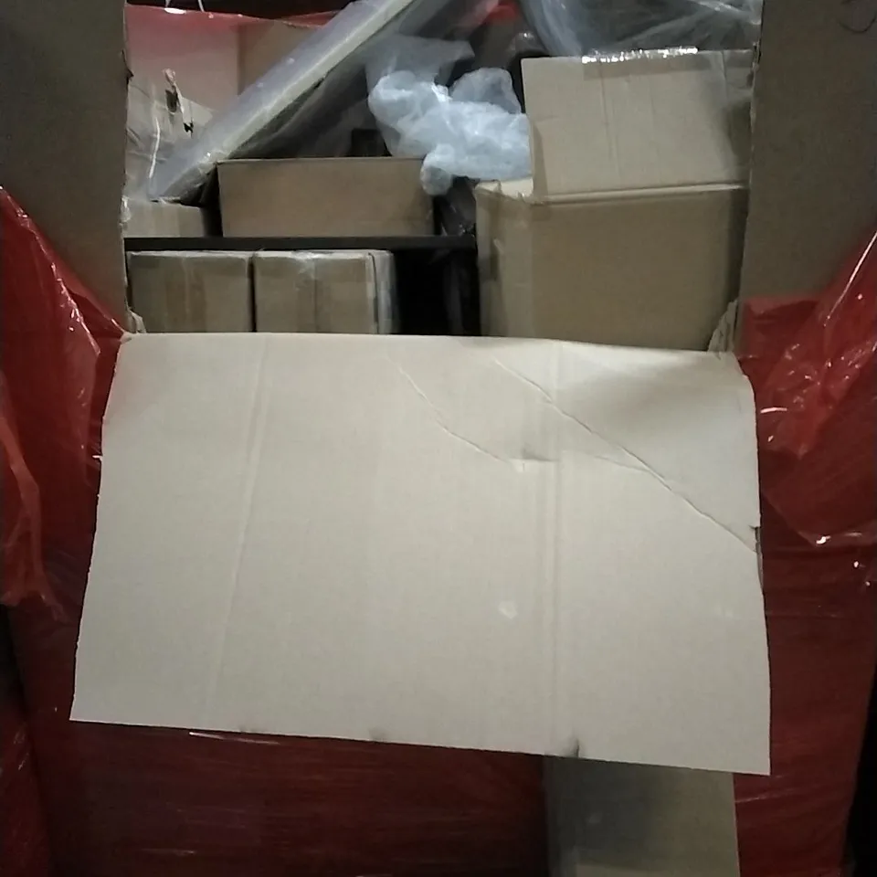 PALLET OF HOUSEHOLD ITEMS TO INCLUDE TRUNKI, UDREAMER TURNTABLE, CHRISTMAS TREE, WALL CLOCK AND OTHER ASSORTED ITEMS...