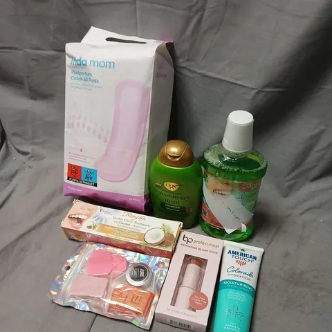 APPROXIMATELY 15 ASSORTED HEALTH & BEAUTY PRODUCTS TO INCLUDE FACIAL WASH, BLUSH STICKS AND SHAMPOO