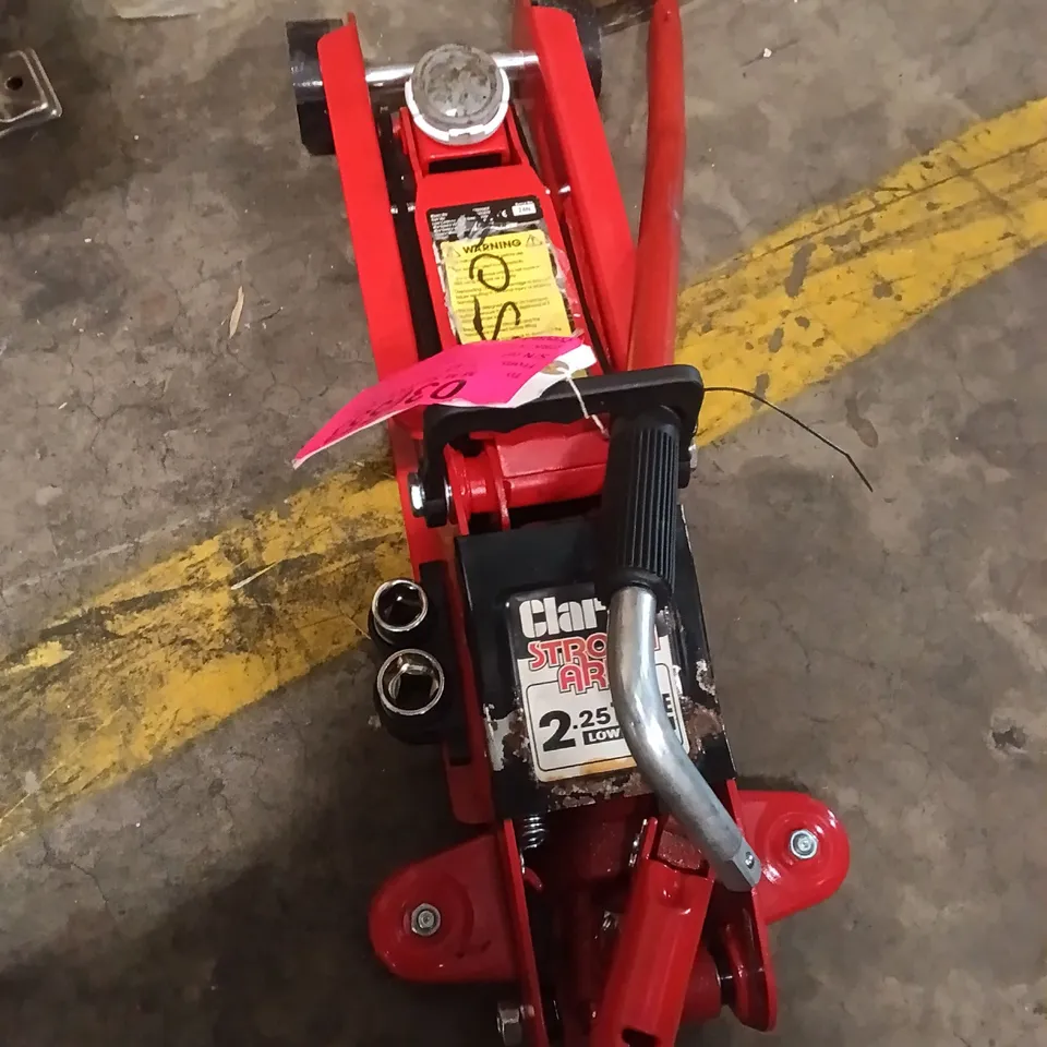 CLARKE 2.25 TONNE STRONG ARM