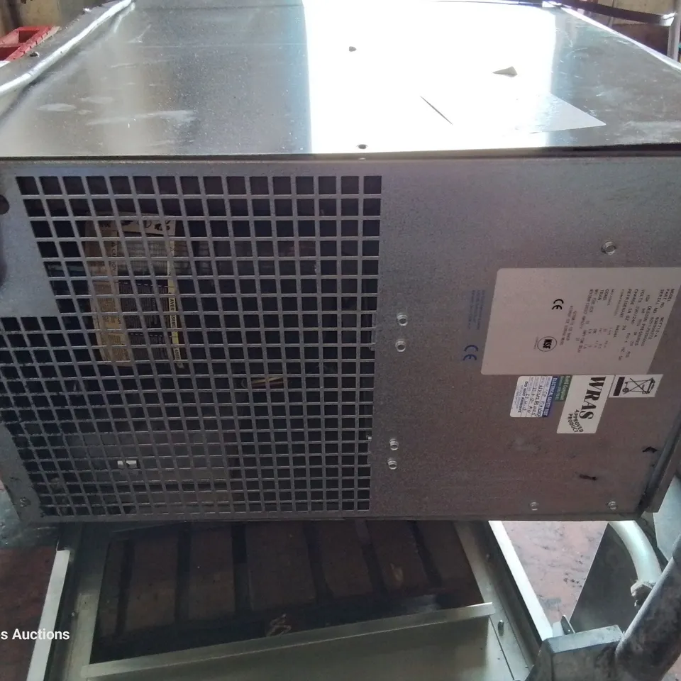 FOLLETT COMPRESSED ICE MAKER MACHINE Model WCF712-A