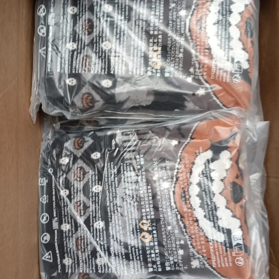 BOX OF APPROXIMATELY 18 BRAND NEW KILLSTAR HALLOWEEN FOREVER SWEATER 