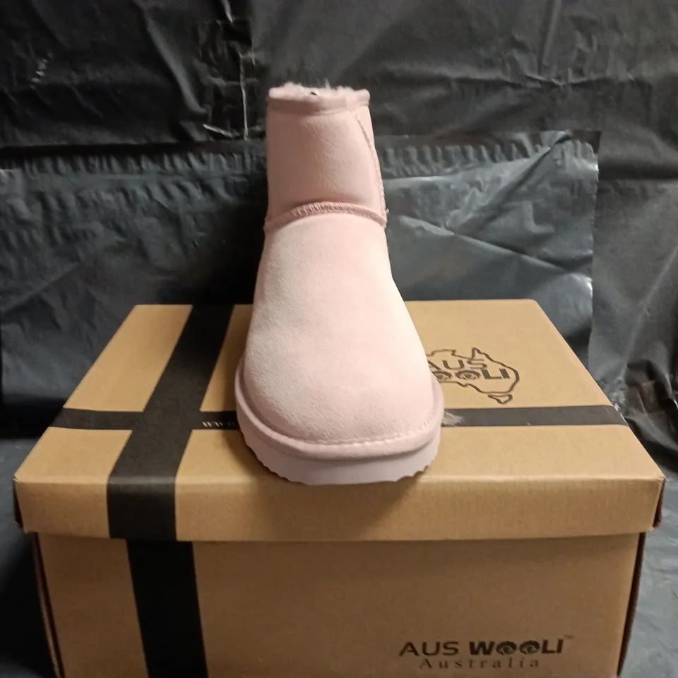 AUS WOOLI AUSTRALIA PINK SUEDE ANKLE BOOTS SIZE 9