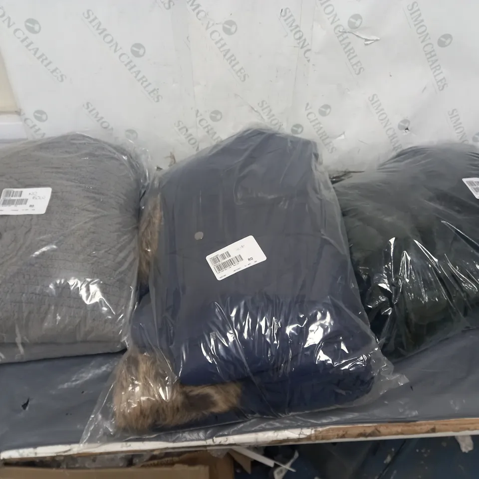 BOX OF APPROXIMATELY 10 ASSORTED BAGGED PIECES OF CLOTHING IN VARIOUS STYLES, SIZES, AND BRANDS 