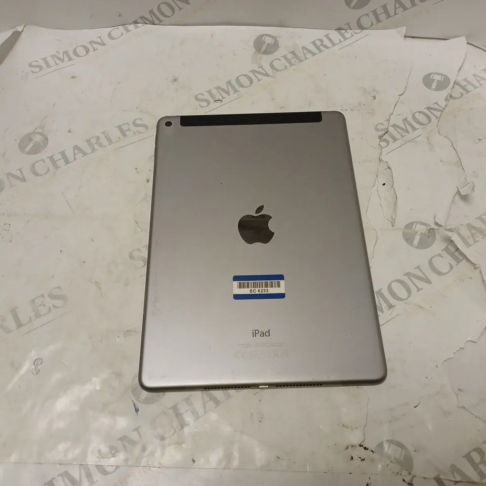 APPLE IPAD IN GREY MODEL A1567 