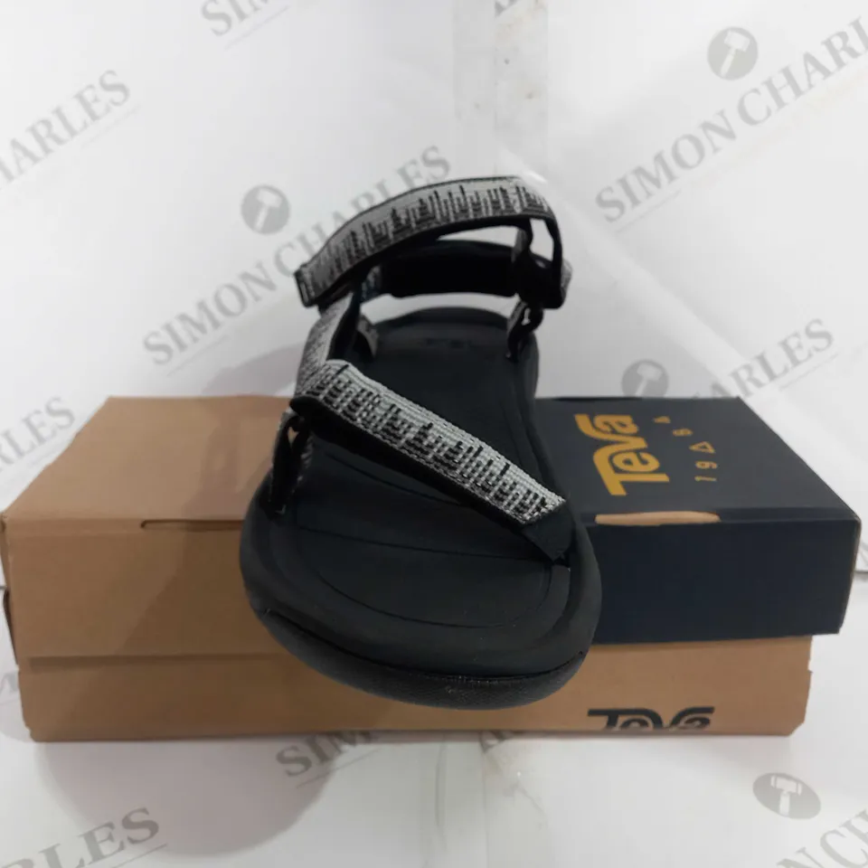 BOXED TEVA WOMENS HURRICANE XLT2 SANDALS - UK 8