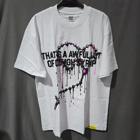 WHITE COTTON T-SHIRT WITH GRAPHIC PRINT THAT'S A AWFUL LOT OF COUGH SYRUP BY DESTO DUBB – MEDIUM (M)