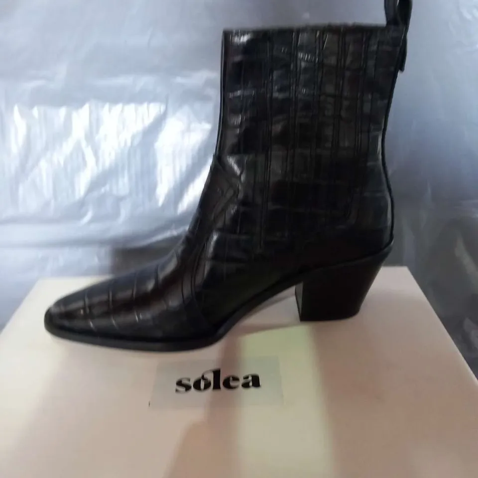 BOXED SOLEA FARES BLACK ANKLE BOOTS SIZE 3