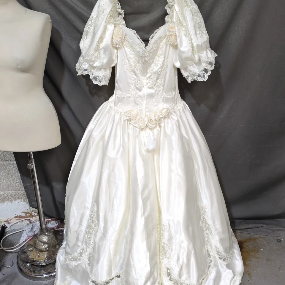 IVORY SATIN WEDDING DRESS WITH LACE BODICE AND PUFF SLEEVES SIZE 12 