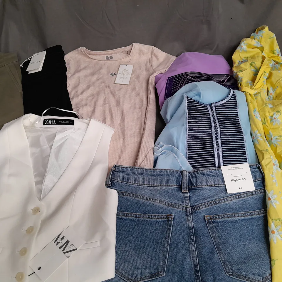 LARGE QUANTITY OF ASSORTED CLOTHING ITEM STO INCLUDE ZARA, H&M AND MOTHER