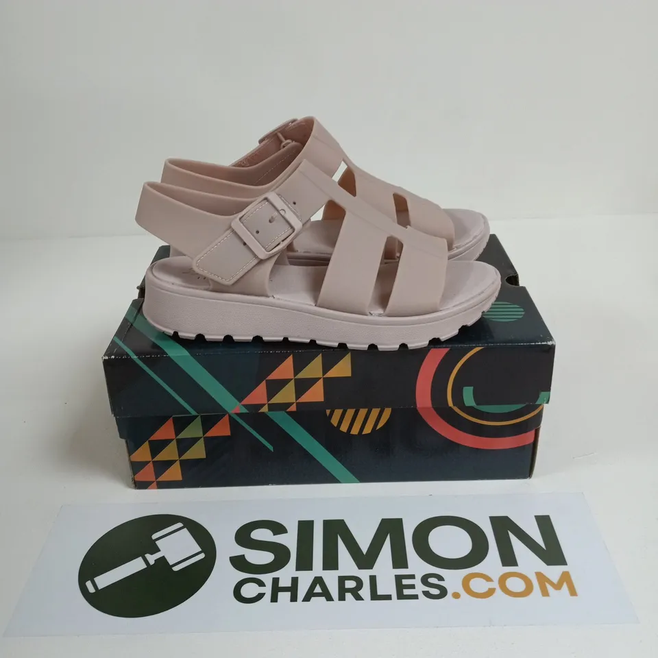 BOXED PAIR OF SKECHERS FOAMIES IN MAUVE - SIZE 9