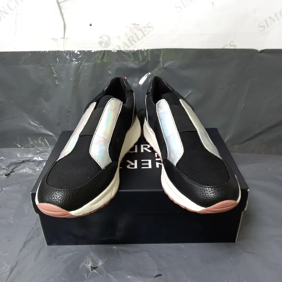 NATURALIZER LADIES SLIP ON TRAINERS BLACK AND SILVER SIZE 5.5