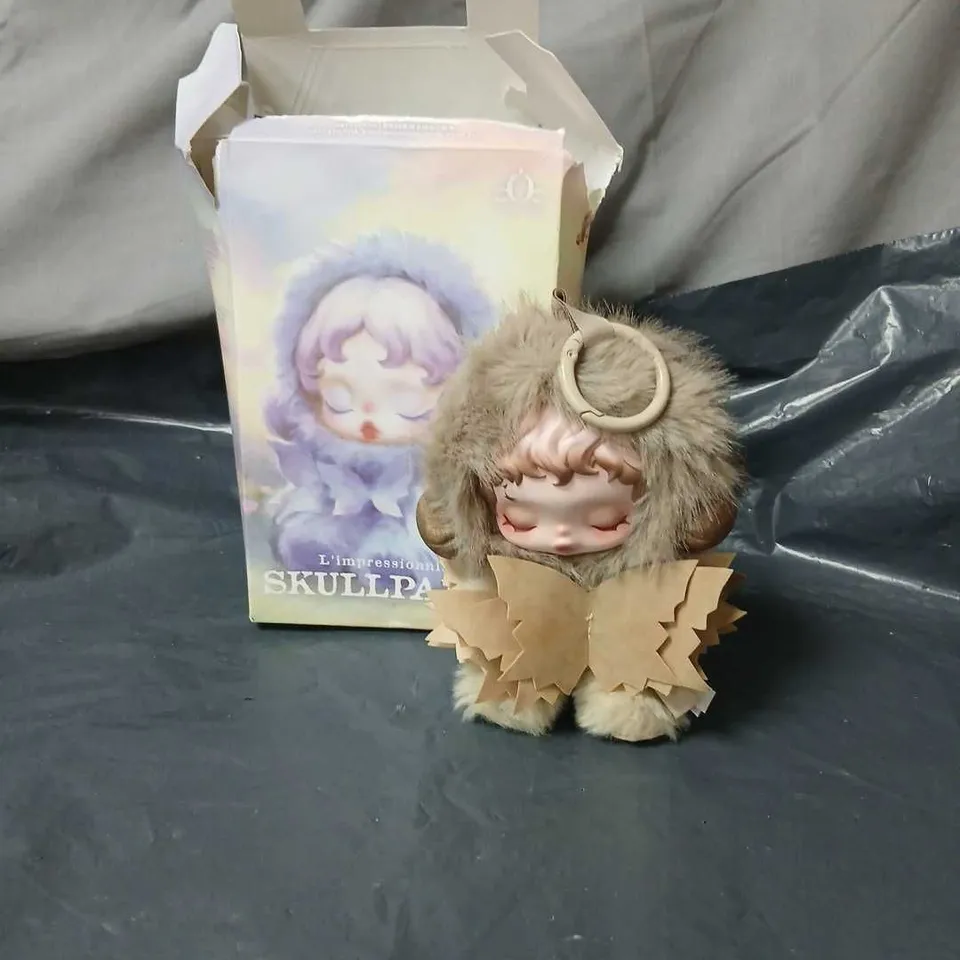 SMALL PLUSH FANTASY CREATURE WITH FUR HOOD – IN BOX