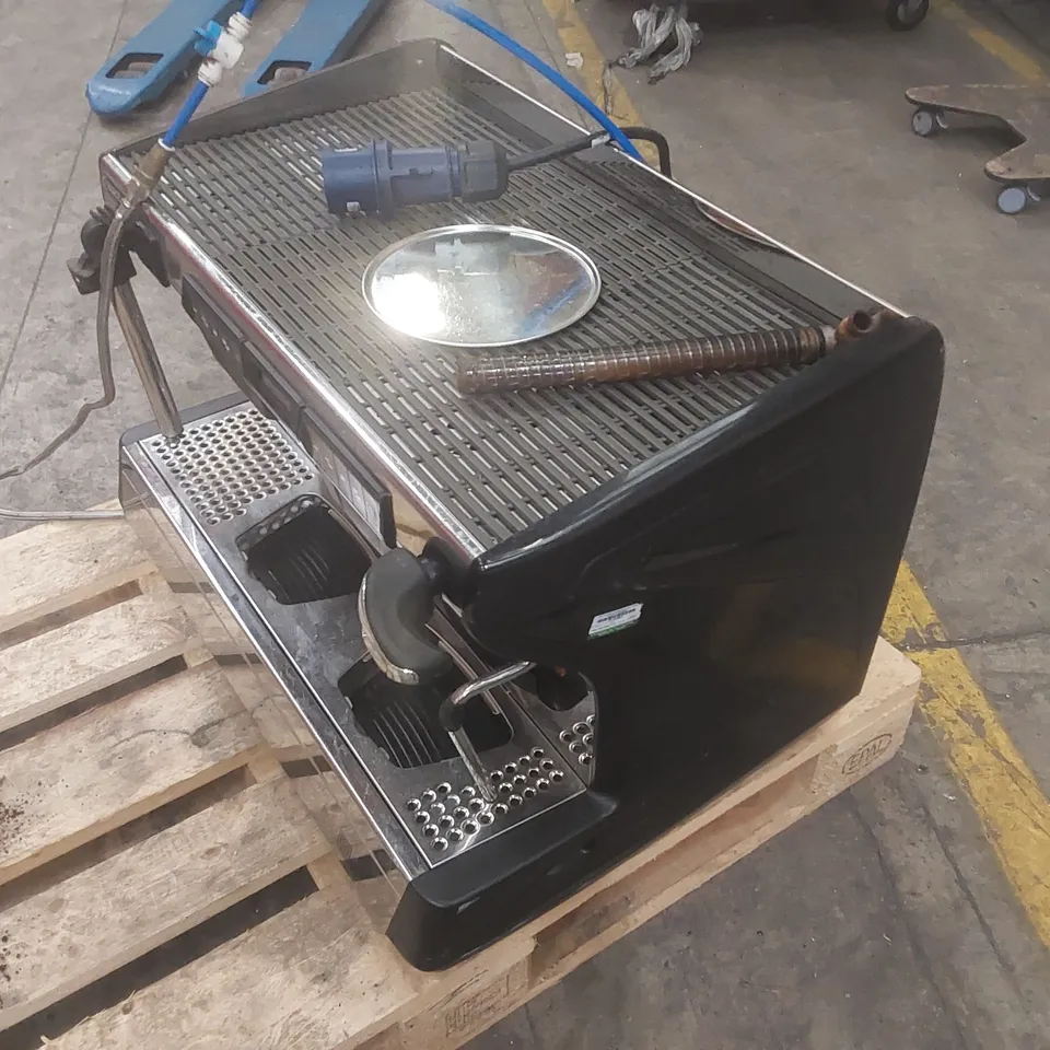 RANCILIO CLASSE 7 COMMERCIAL 2 GROUP COFFEE MACHINE