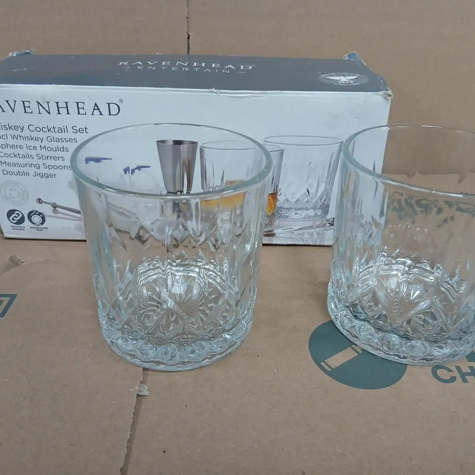 RAVENHEAD WHISKEY COCKTAIL SET – 2 X 31CL GLASSES, ICE MOULDS, STIRRERS, MEASURING SPOONS & DOUBLE JIGGER